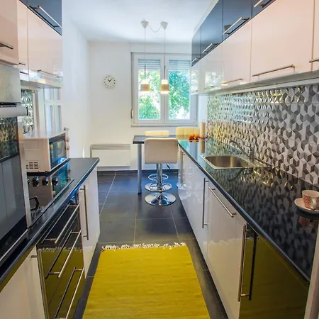 Apartman Charming Avenue