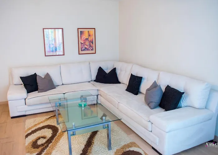 Charming Avenue * Mostar